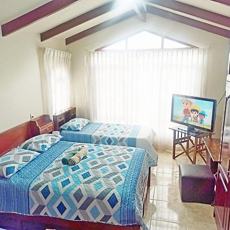 Residencial Moroni - Alojamiento En Cochabamba Bed and Breakfast Εξωτερικό φωτογραφία