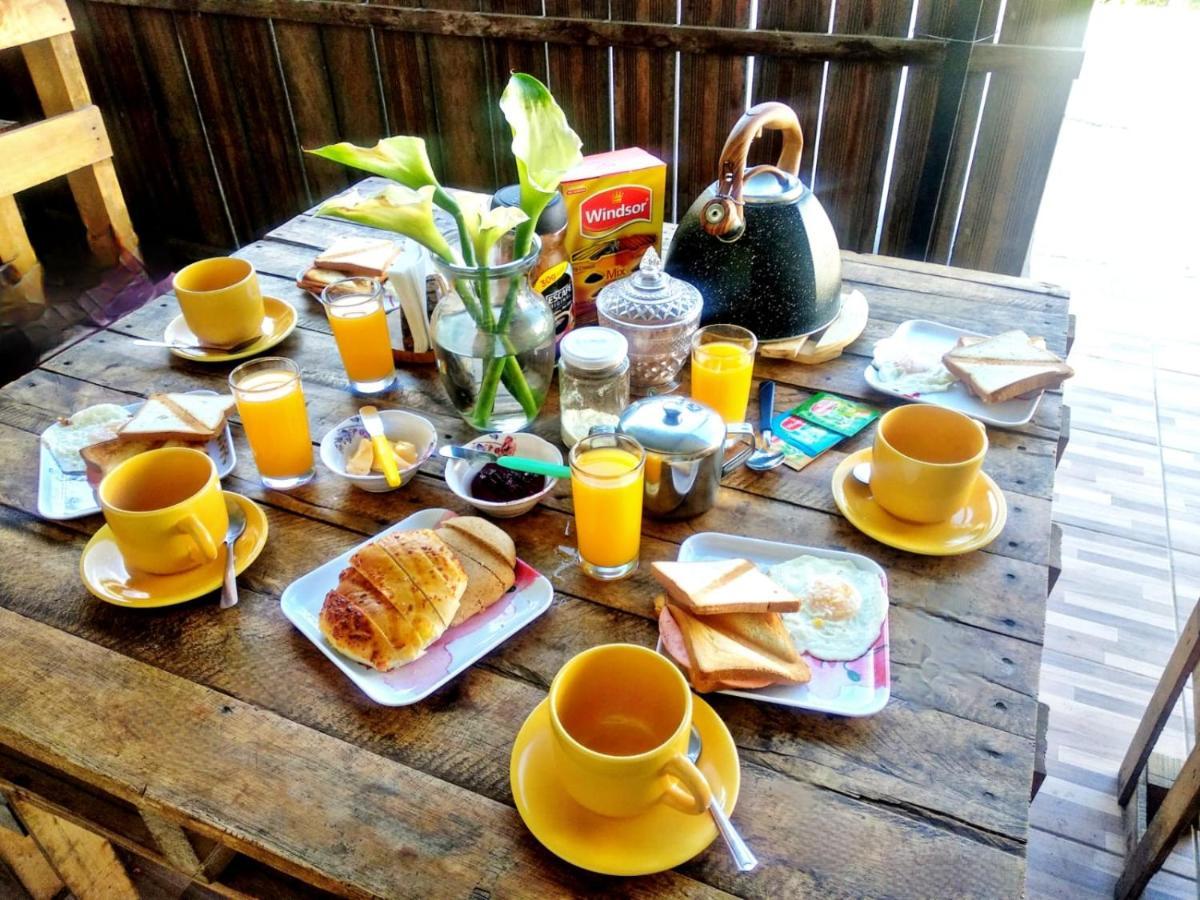 Residencial Moroni - Alojamiento En Cochabamba Bed and Breakfast Εξωτερικό φωτογραφία
