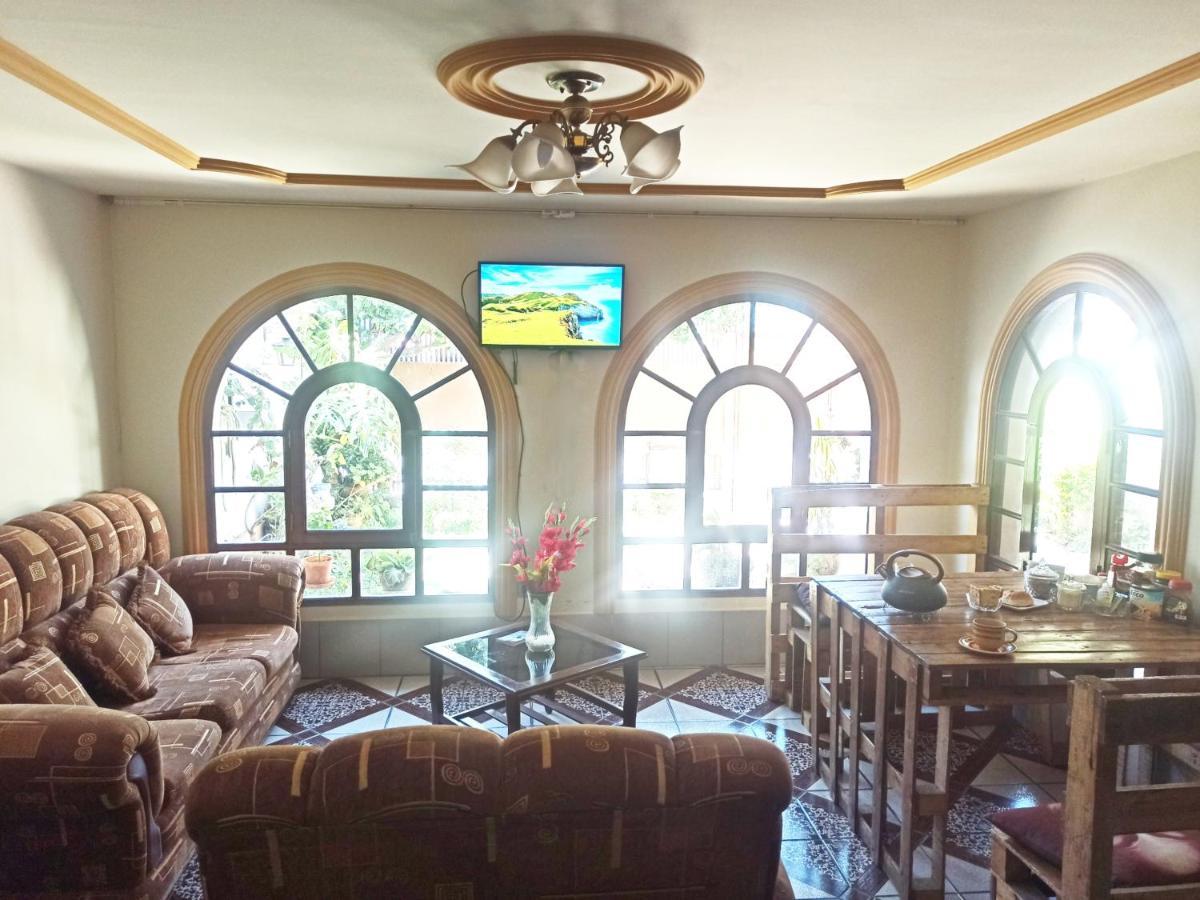 Residencial Moroni - Alojamiento En Cochabamba Bed and Breakfast Εξωτερικό φωτογραφία