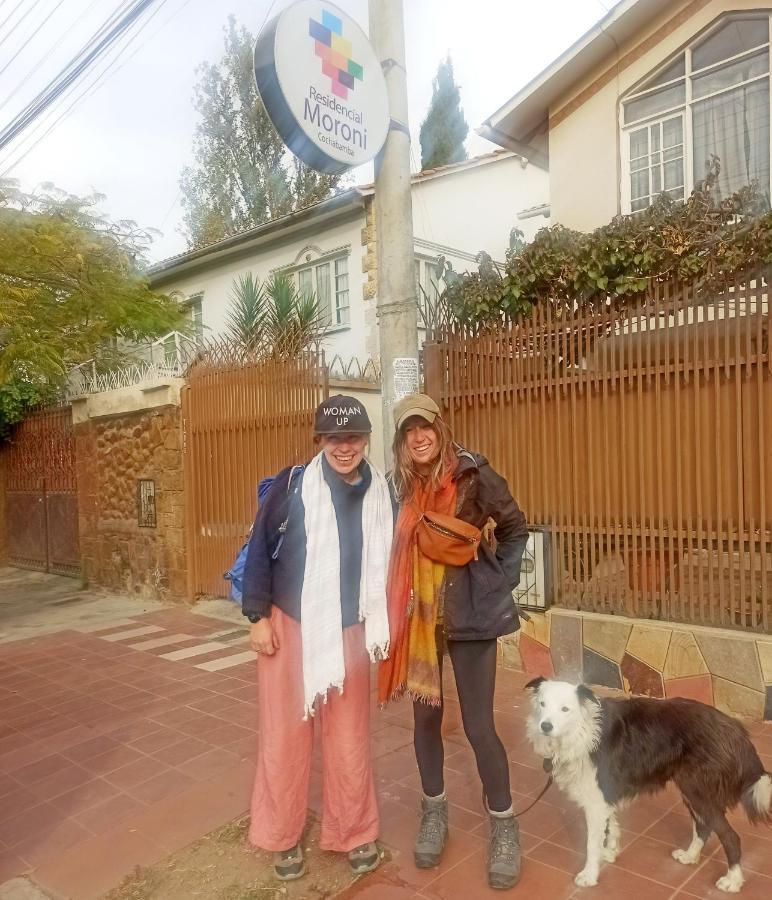Residencial Moroni - Alojamiento En Cochabamba Bed and Breakfast Εξωτερικό φωτογραφία