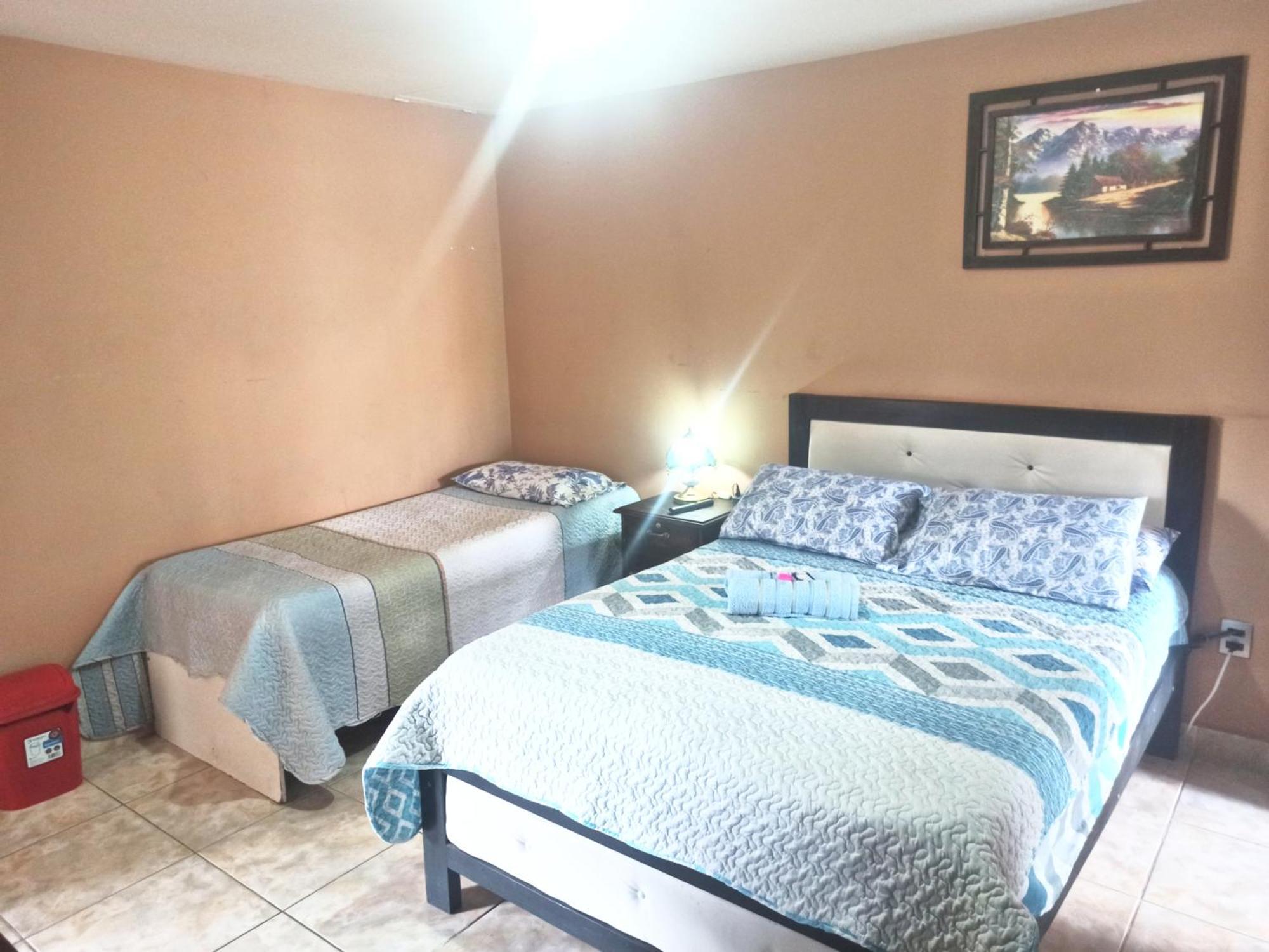 Residencial Moroni - Alojamiento En Cochabamba Bed and Breakfast Εξωτερικό φωτογραφία