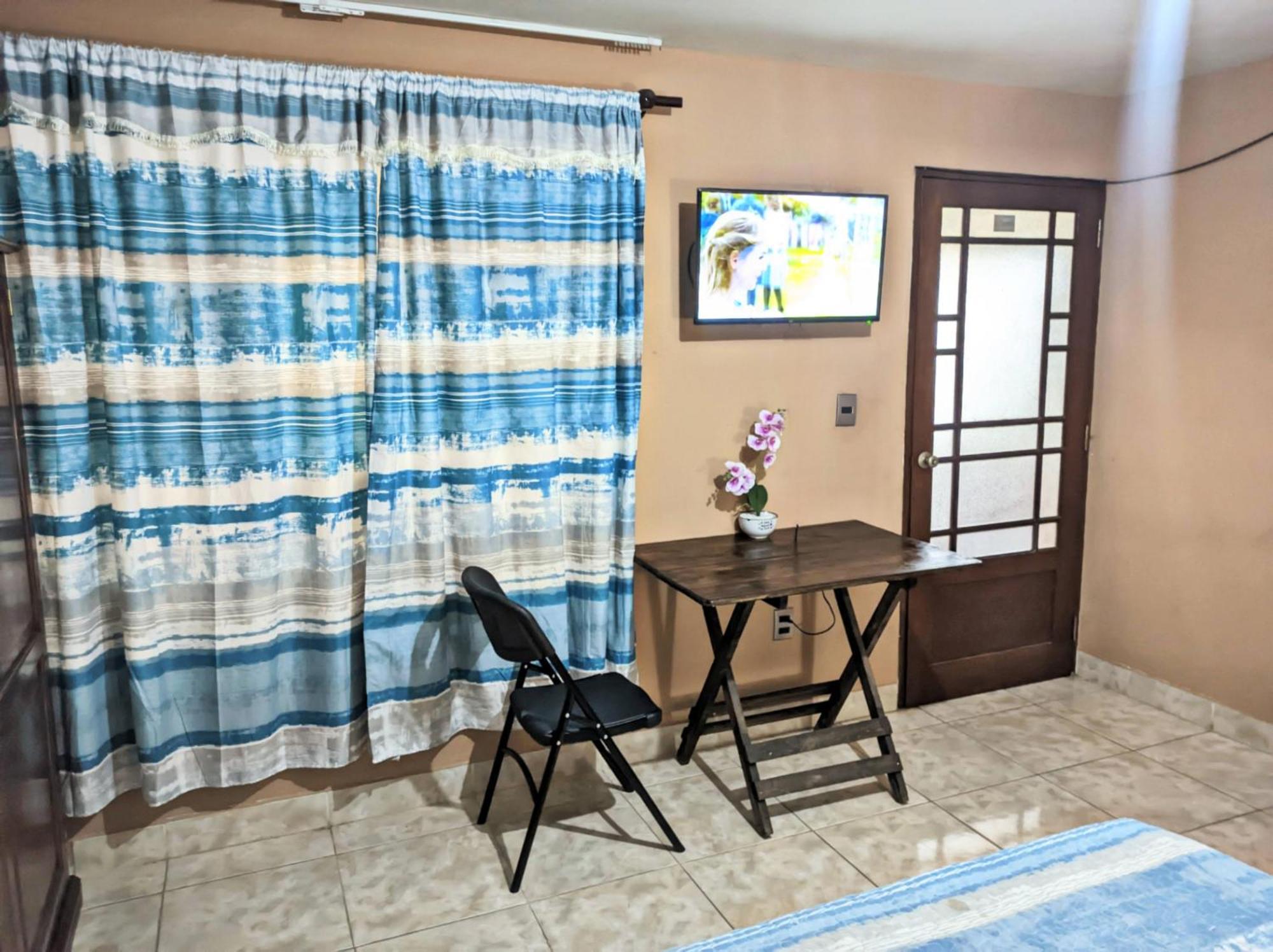 Residencial Moroni - Alojamiento En Cochabamba Bed and Breakfast Εξωτερικό φωτογραφία